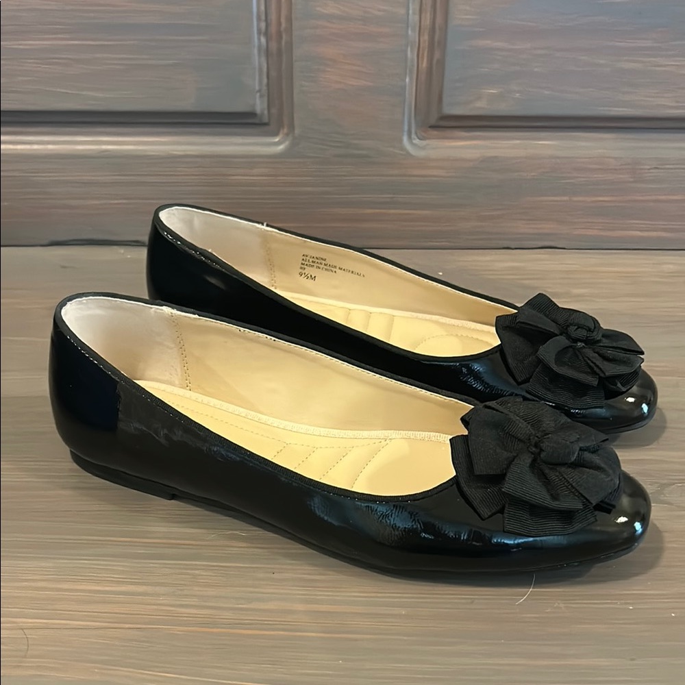 Adrienne Vittadini Black Flats with Bow